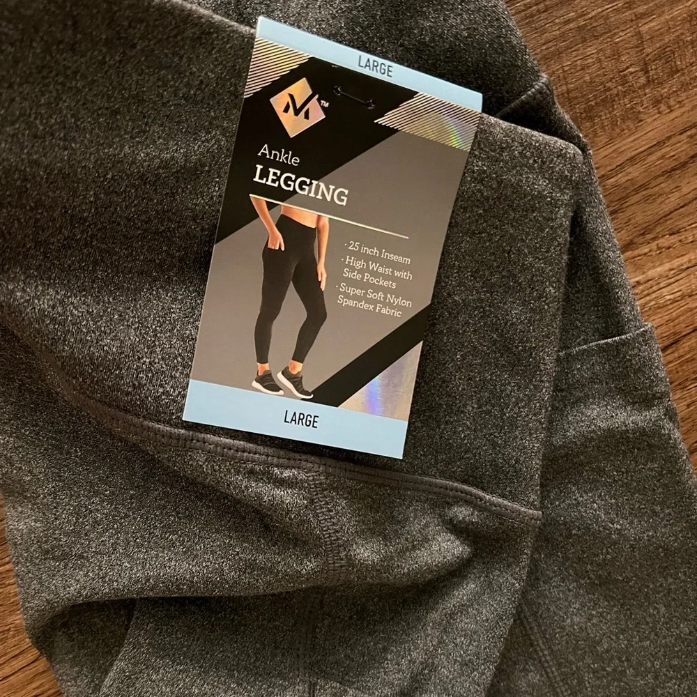 Gray leggings - Picture 2 of 2